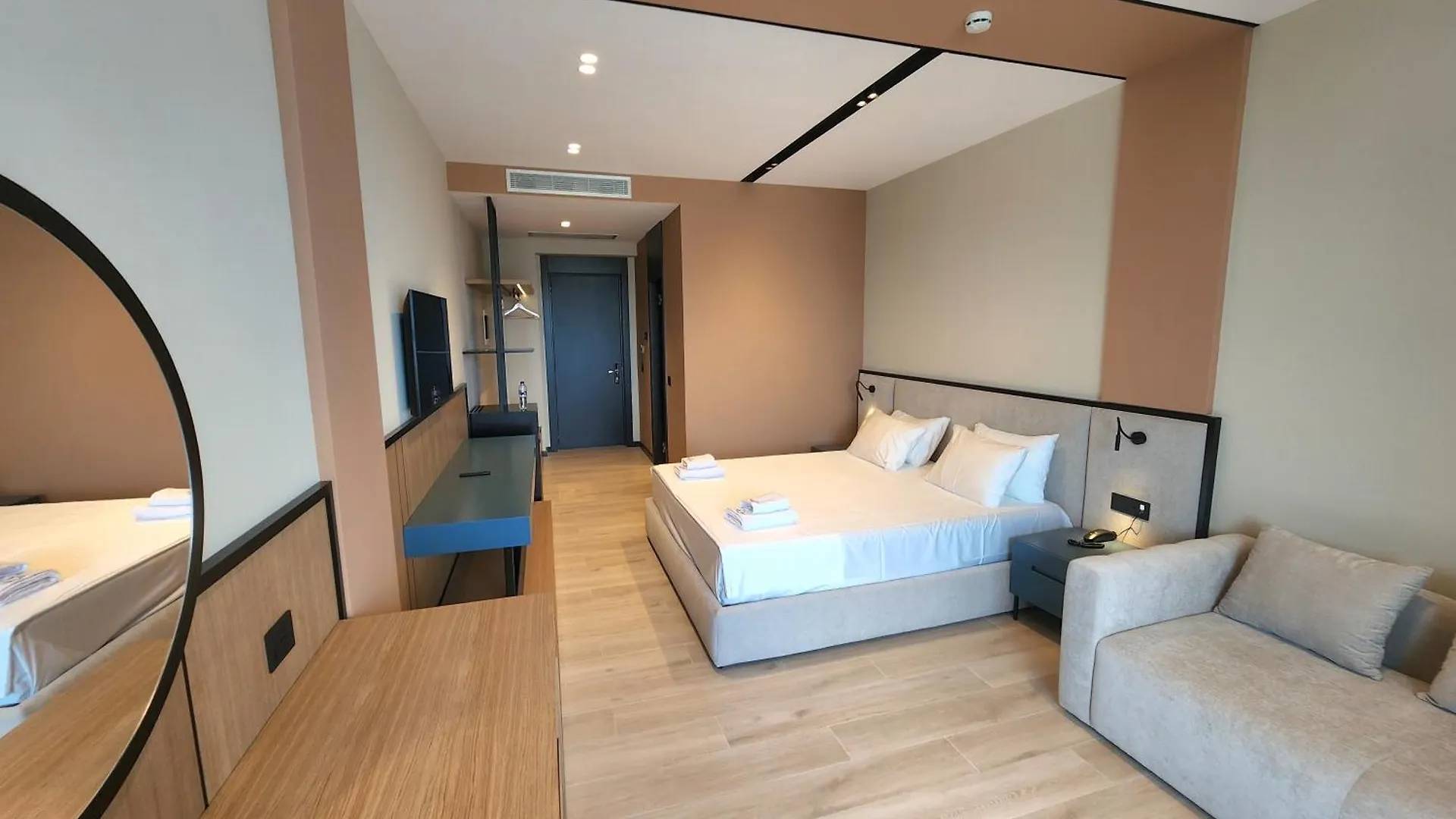 ****  Green Light Hotel Εξαμίλιο Αλβανία