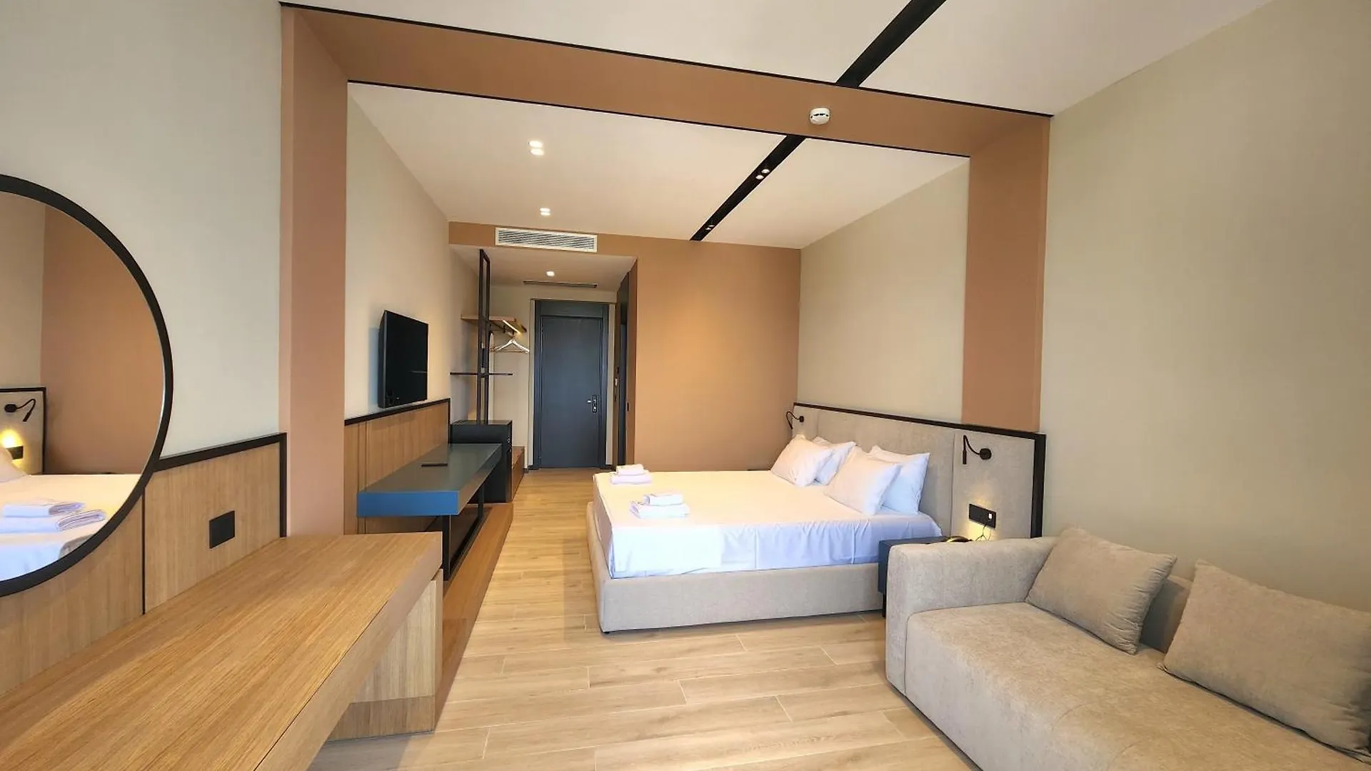 Green Light Hotel Εξαμίλιο