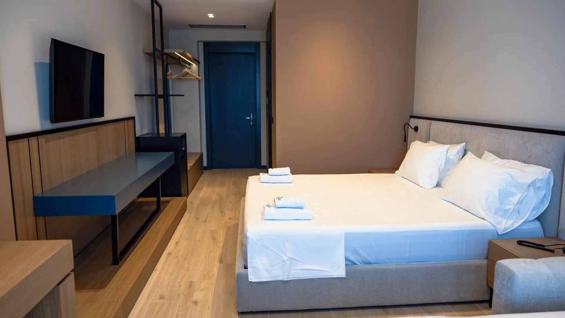 Green Light Hotel Εξαμίλιο