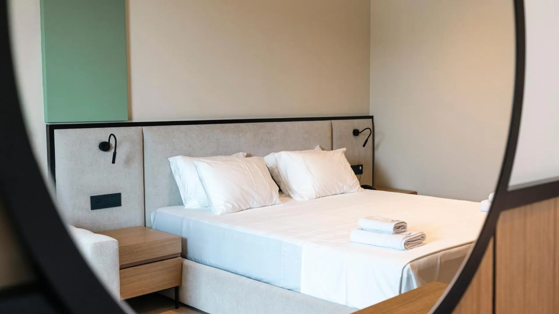 Green Light Hotel Εξαμίλιο