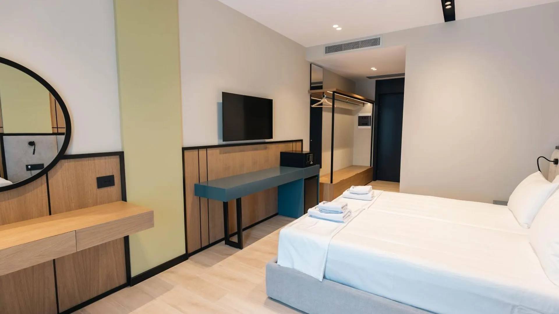 Green Light Hotel Εξαμίλιο
